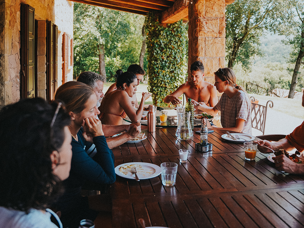 Ayahuasca Group Sessions vs Private Sessions