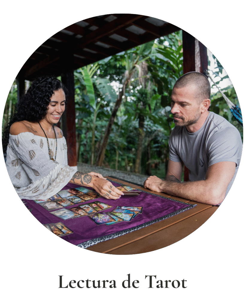 Un espejo de conciencia que revela emociones, patrones y una guía intuitiva para tu camino.