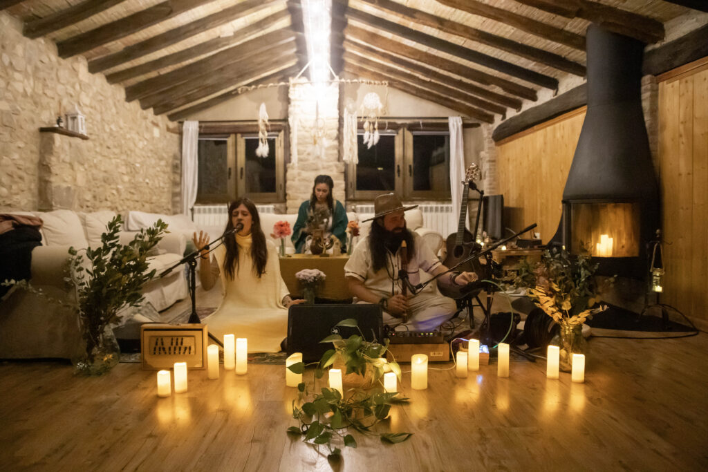 ceremonia segura de ayahuasca en europa con musica medicina