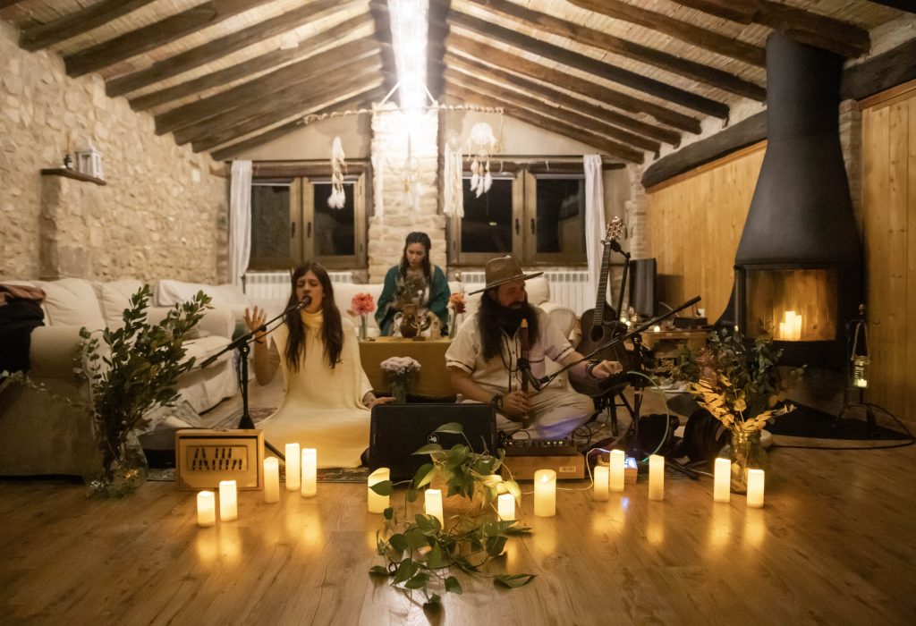 ceremonia segura de ayahuasca en europa con musica medicina